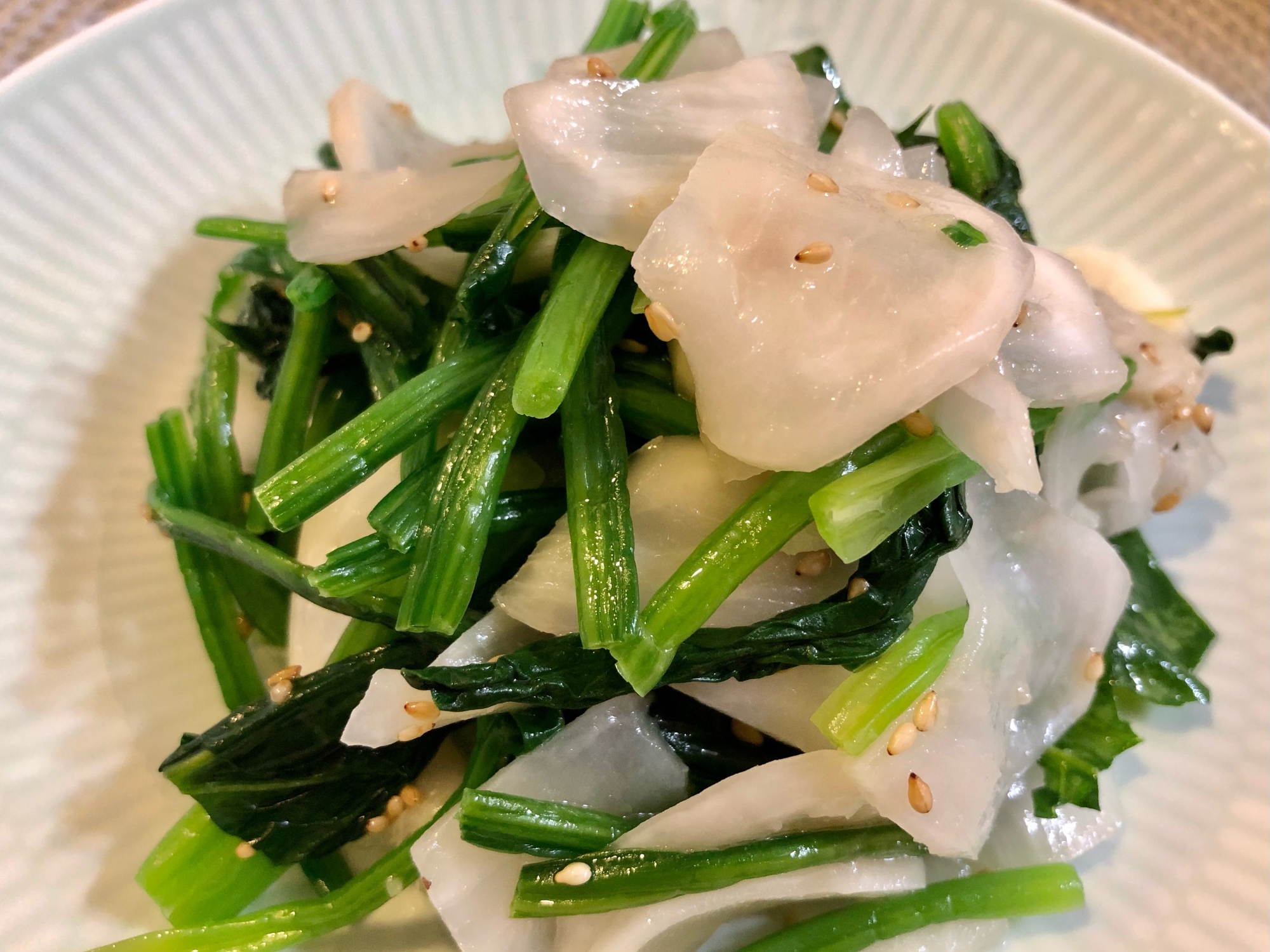 野菜たっぷり♫かぶとほうれん草のナムル風サラダ
