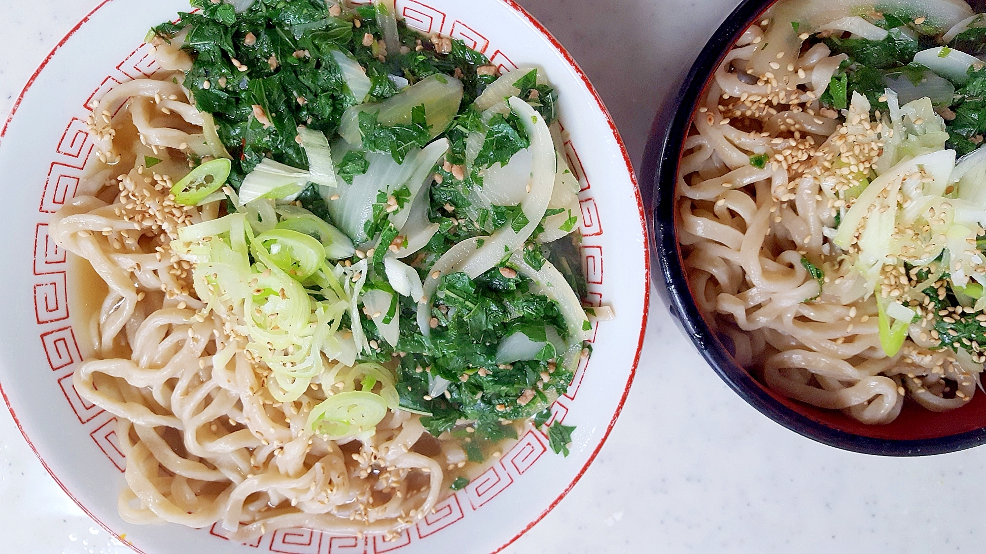 暑さに負けるな！モロヘイヤのエスニック風ラーメン