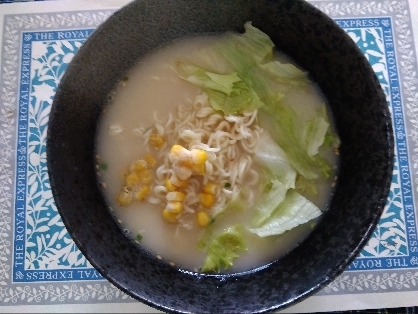 甘辛❢コーン＆レタス担担麺（ラ王・担担麺）