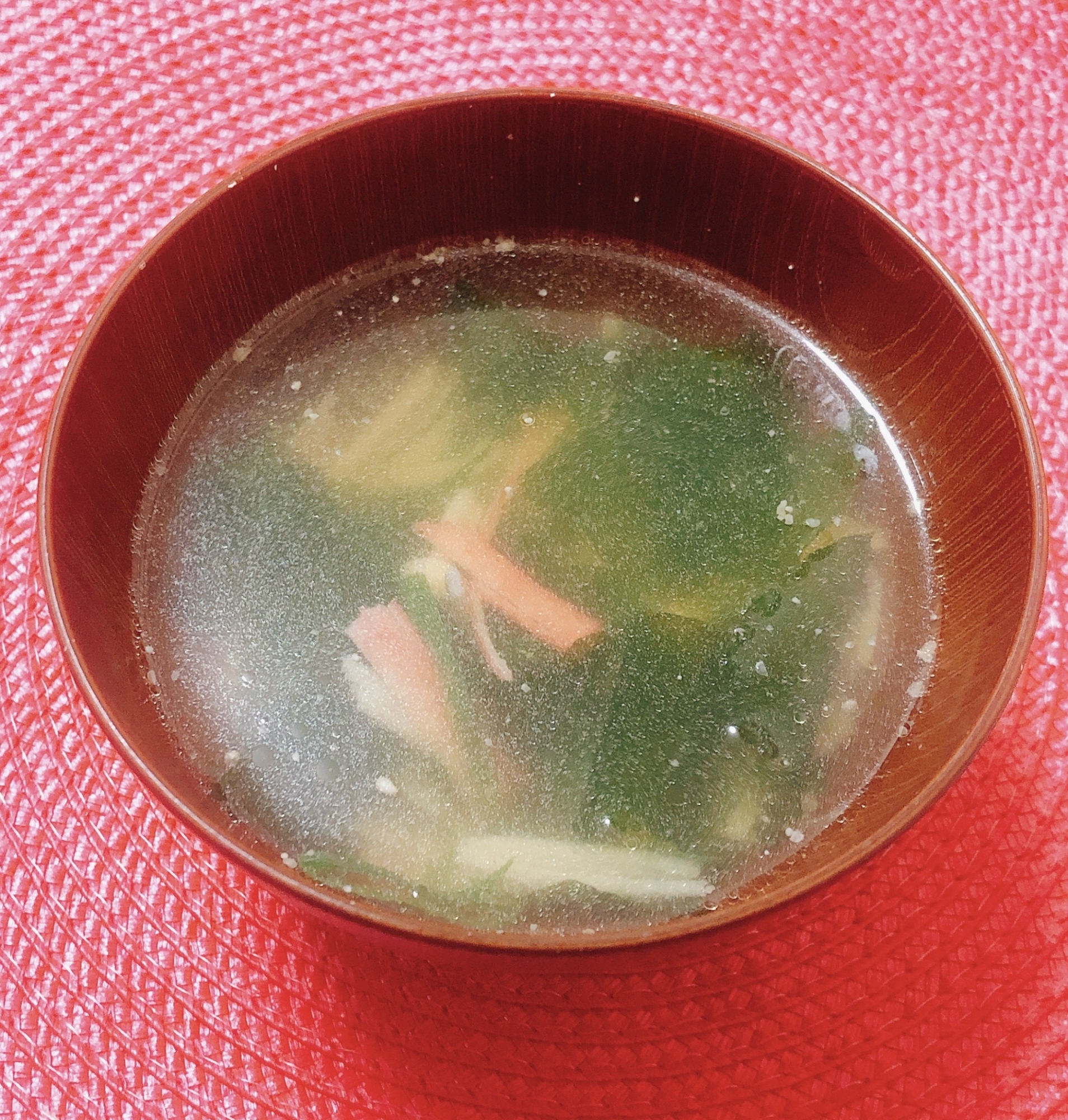 カニカマわかめスープ