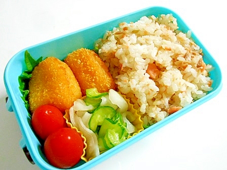 カニクリームコロッケと鮭ご飯のお弁当 レシピ 作り方 By V るん 0394 楽天レシピ