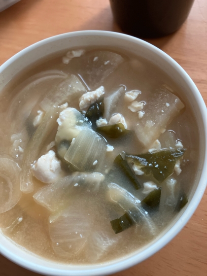 豆腐とわかめとゴーヤの味噌汁