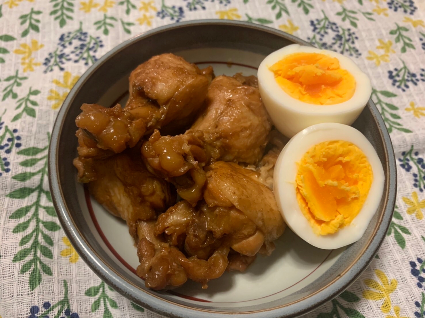 ⭐️超簡単❣️鶏手羽元のふっくら煮⭐️