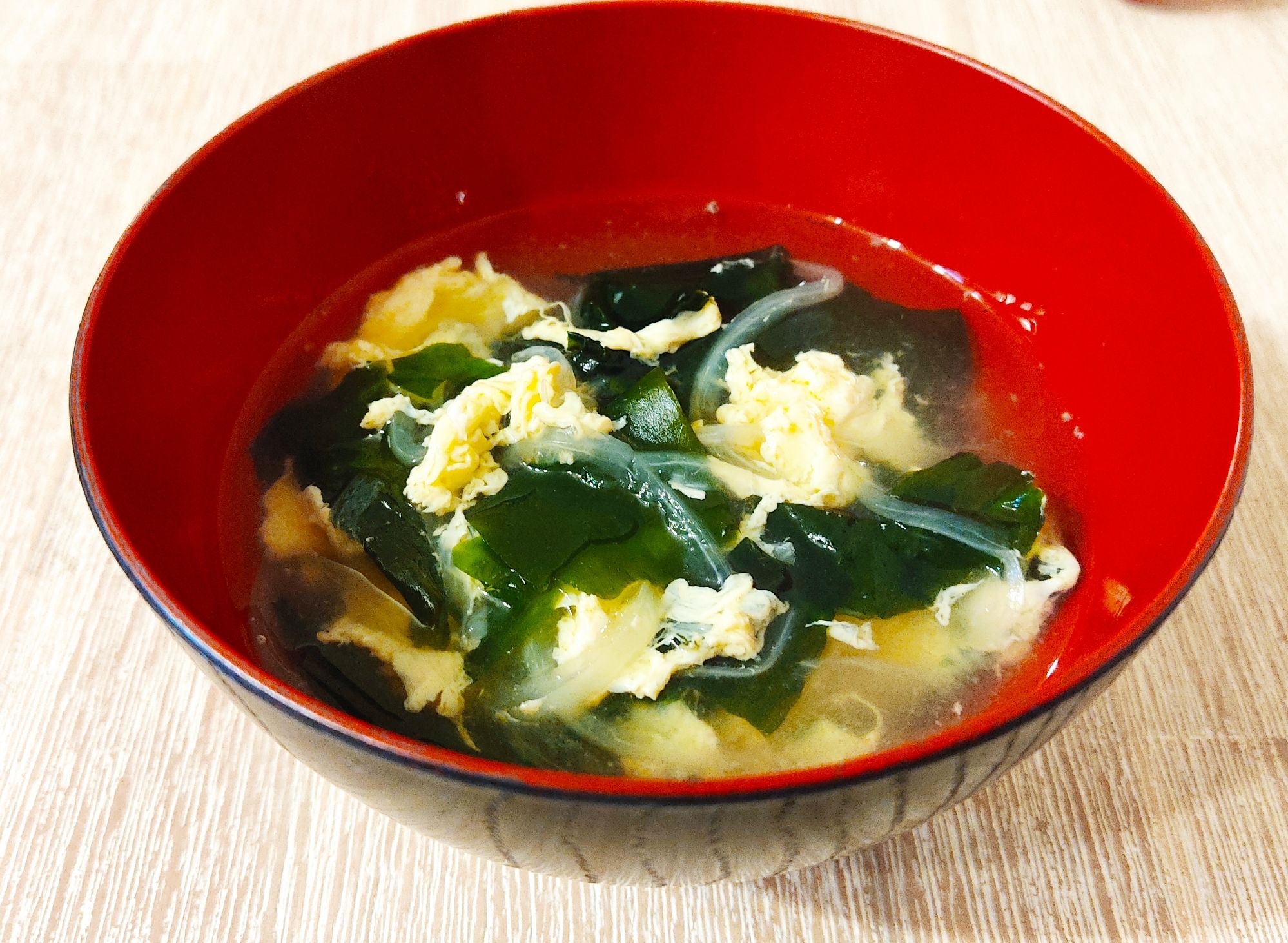 中華風☆わかめと卵と玉ねぎの優しいスープ