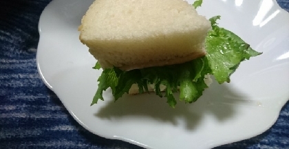 生ハムとレタスのサンドイッチ