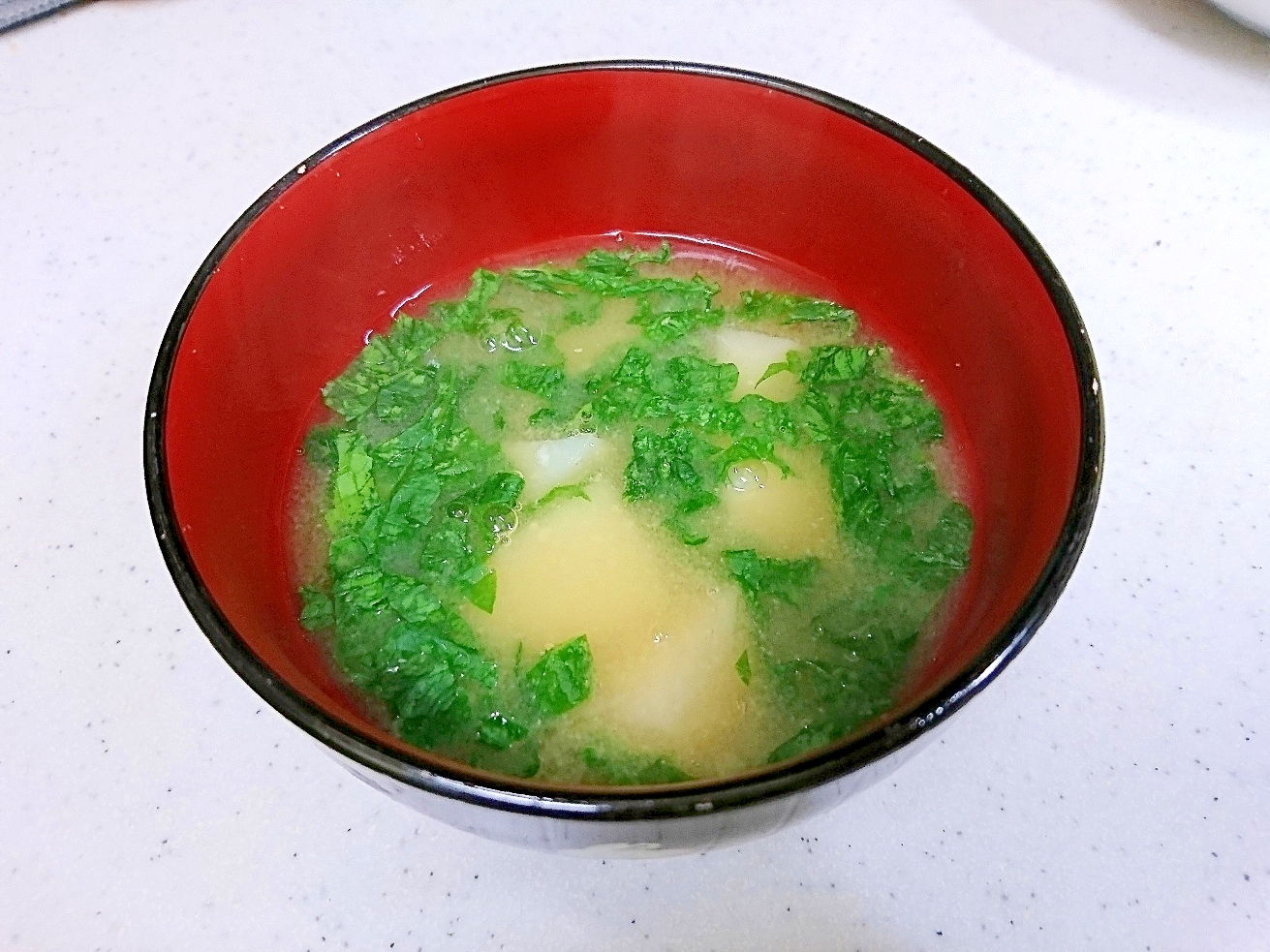 大根葉と里芋の味噌汁