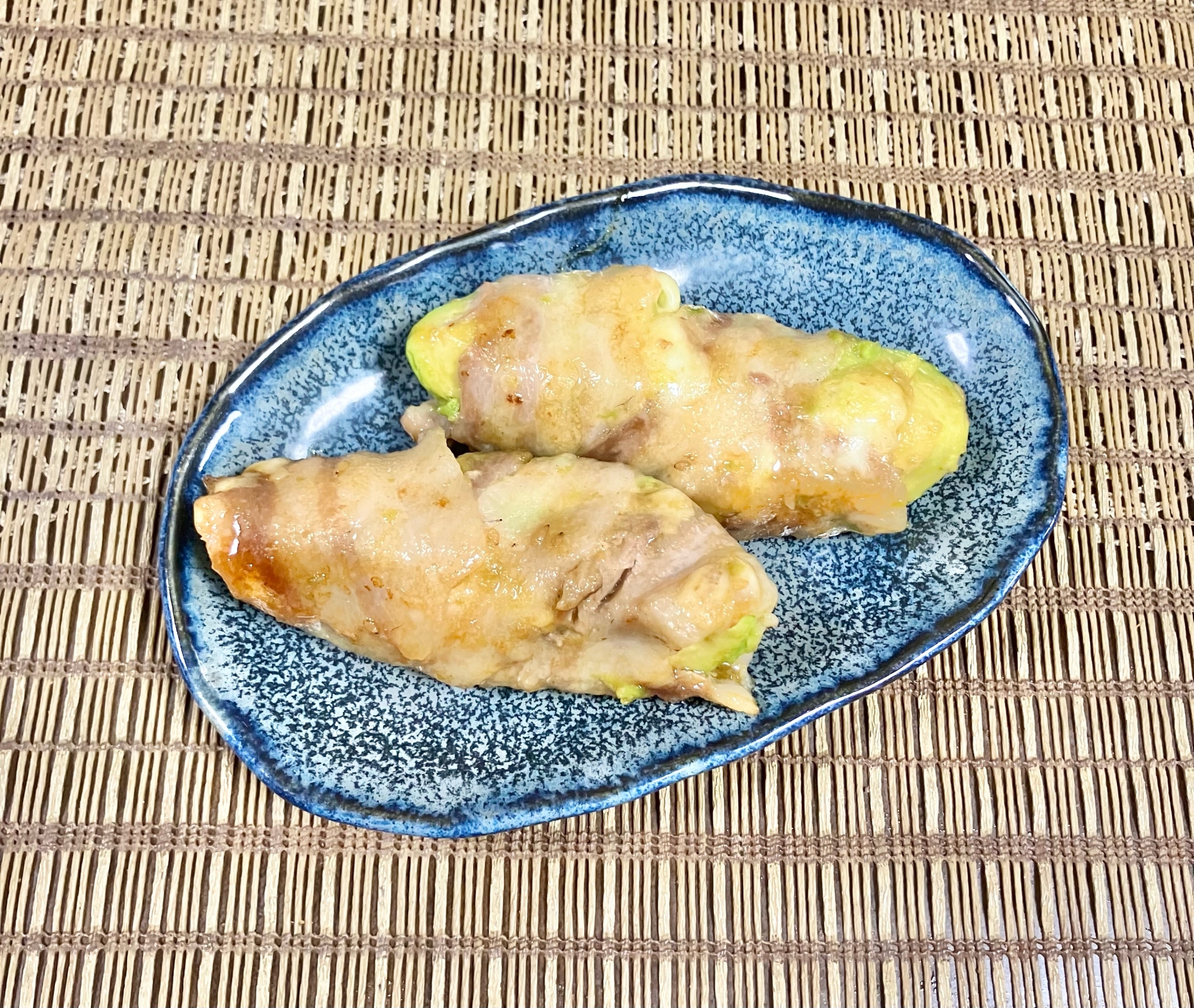 簡単☆アボカドとチーズの肉巻き
