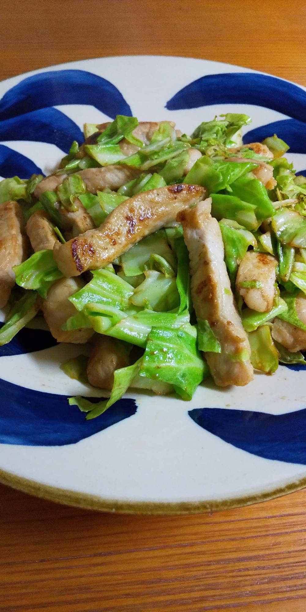 塩麹の豚肉とキャベツの炒め物