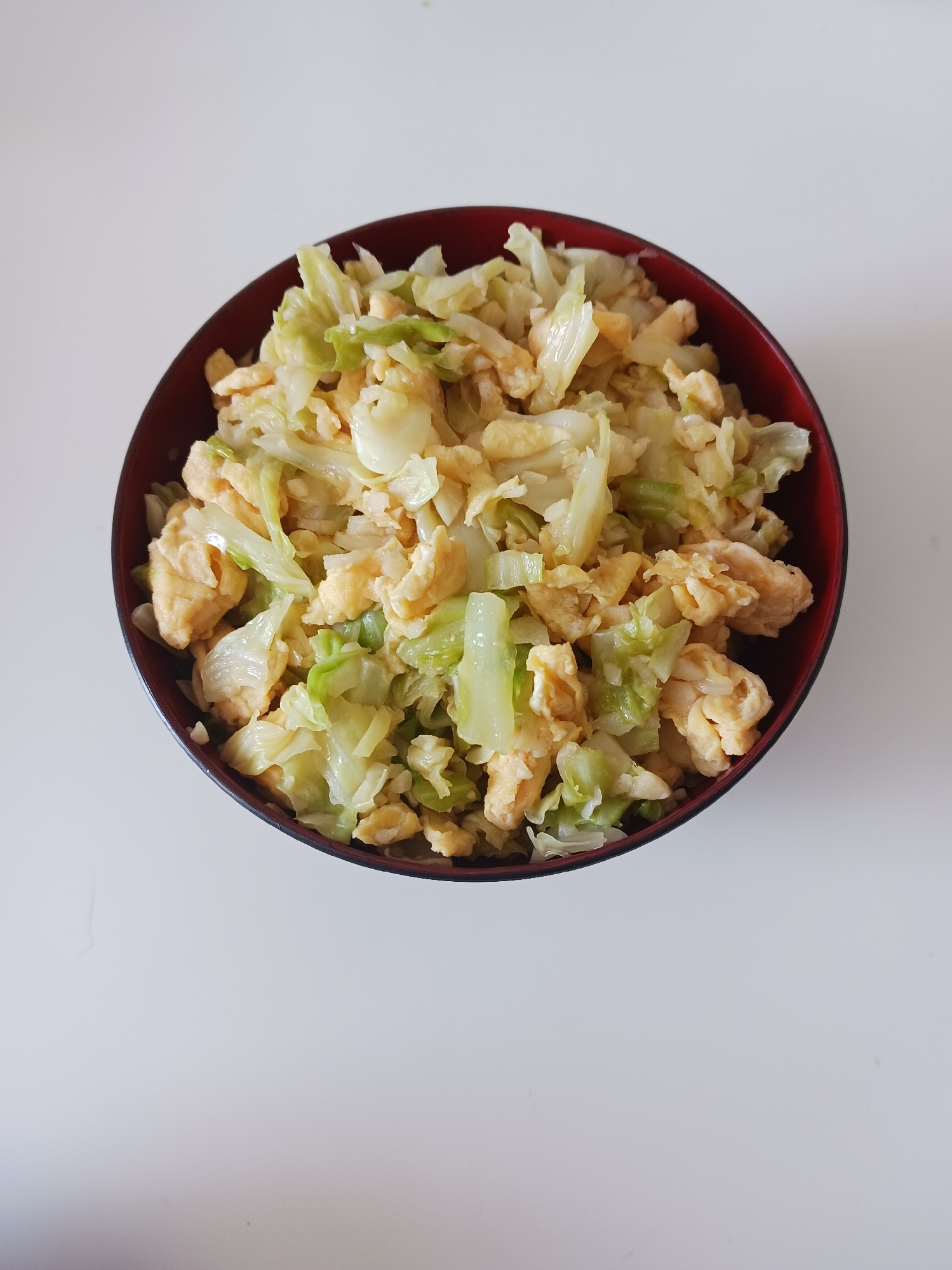 ニンニク入り！卵とキャベツの炒め物