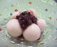 お豆腐の入った白玉で作りました♪
ふんわり食感の白玉美味しくて何個でも食べられそう～（*^_^*）