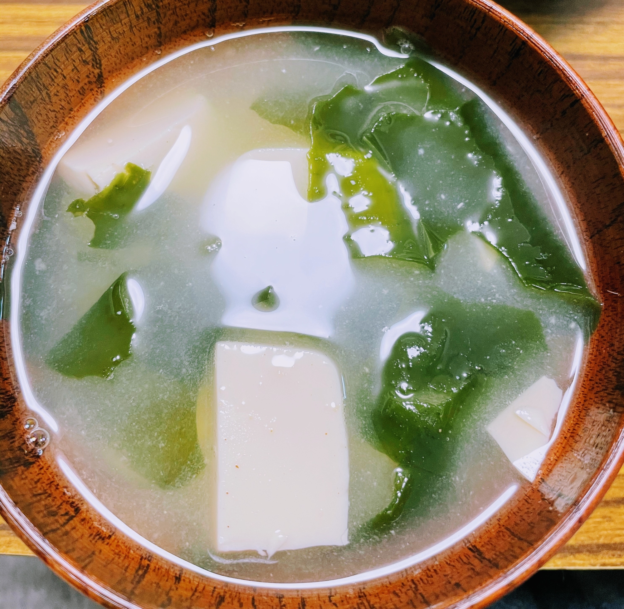 ワカメと豆腐の味噌汁