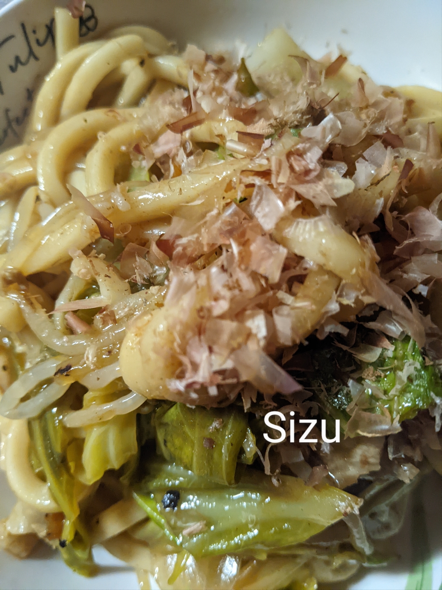 キャベツともやしのめんつゆ焼きうどん