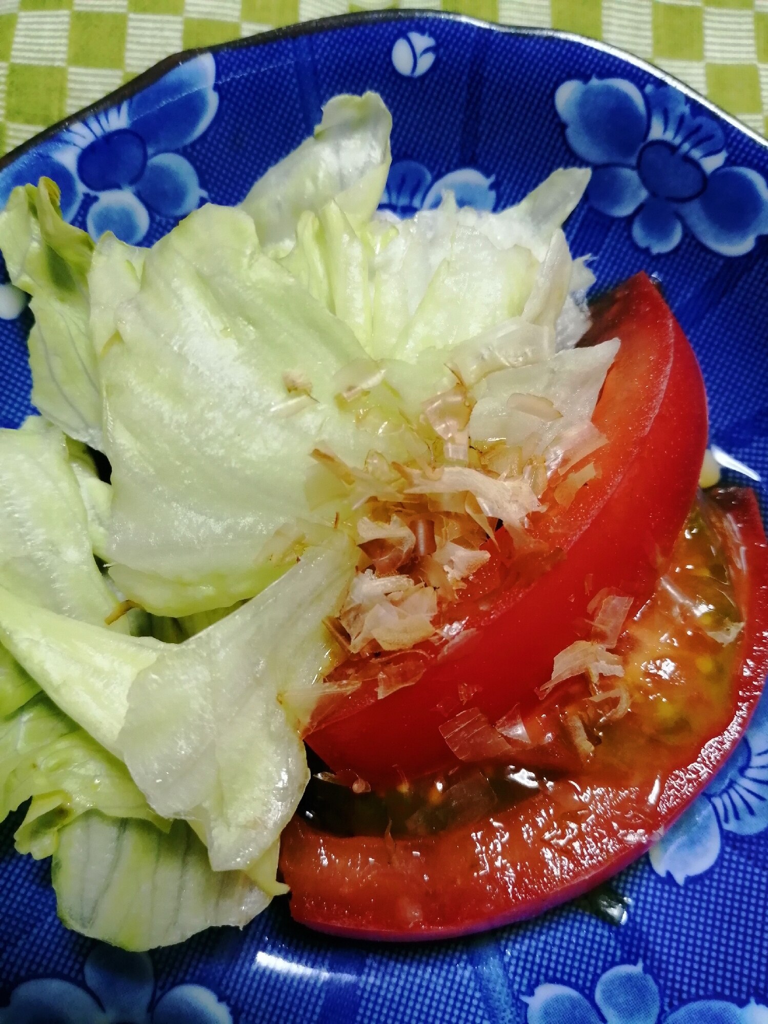 レタスとトマトのポン酢、鰹節かけサラダ レシピ・作り方 by ジオ