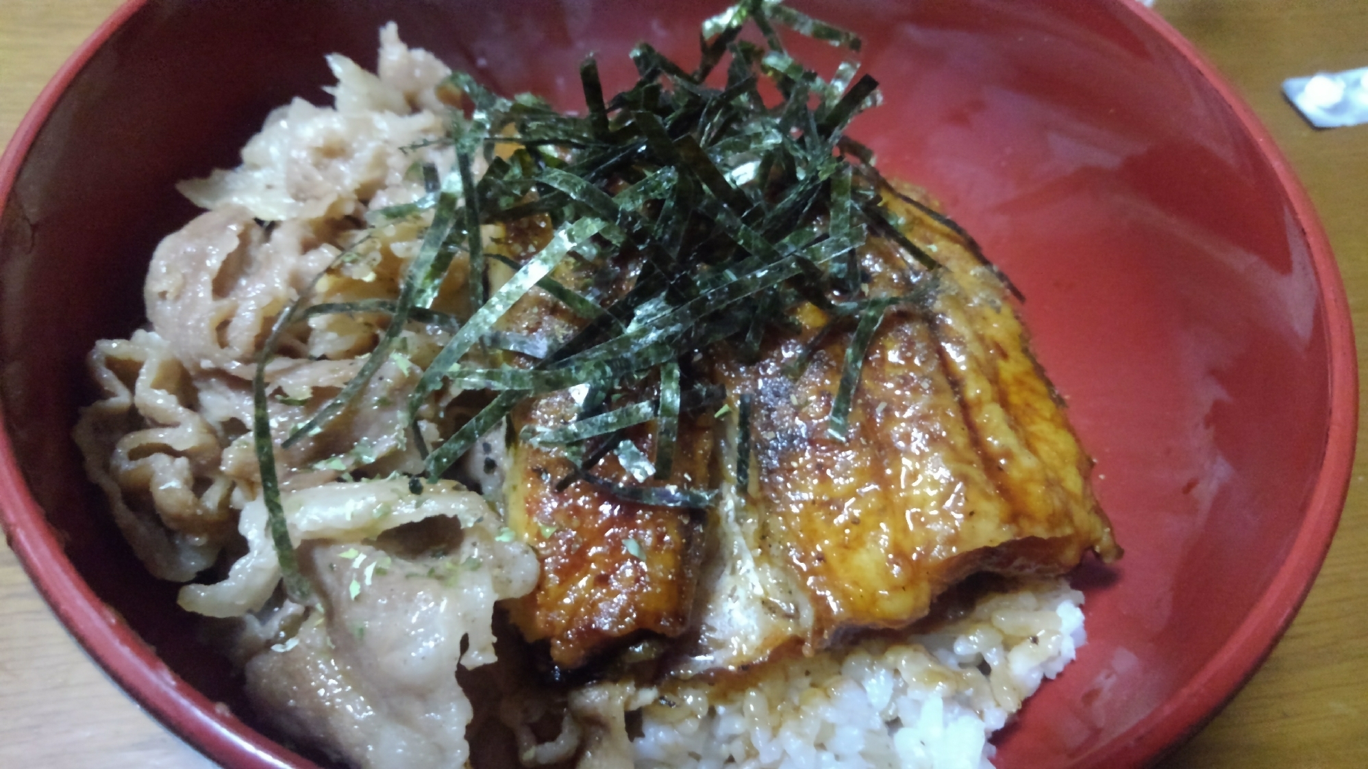 疲れた時に食べたい…うな牛どん