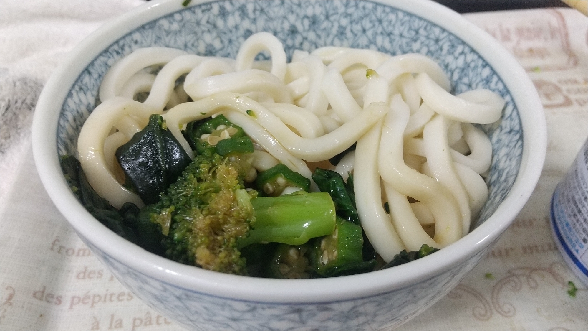 オクラブロッコリーほうれん草うどん