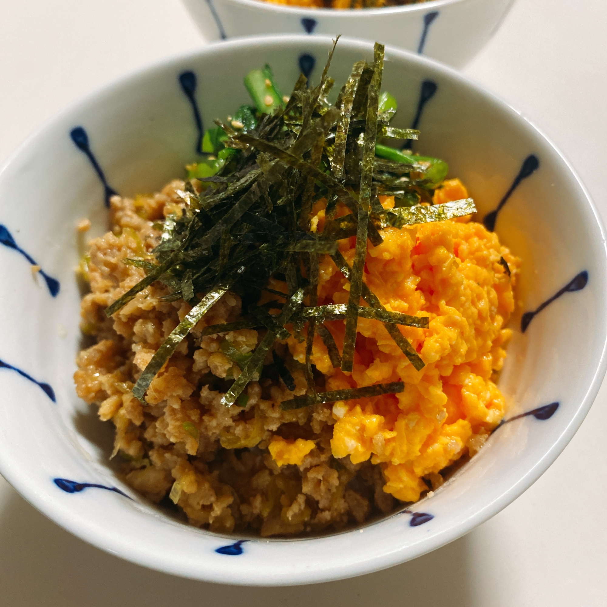 母ちゃんの味♪鶏そぼろの三色丼。