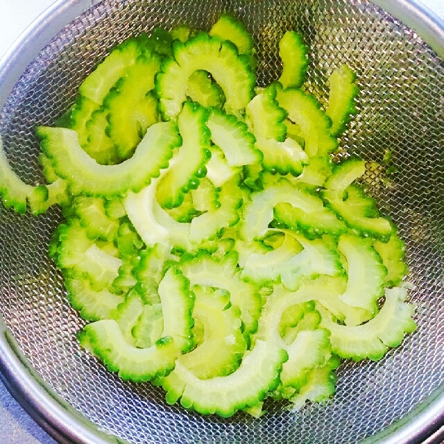 美味しい ゴーヤの下処理 すごく苦いゴーヤの苦味取 レシピ 作り方 By Kurage 楽天レシピ 美味しい ゴーヤの下処理 すごく苦いゴーヤの苦味取 レシピ 作り方 By Kurage 楽天レシピ