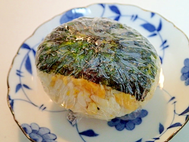 炒り卵とのりたまの韓国海苔巻きおにぎり