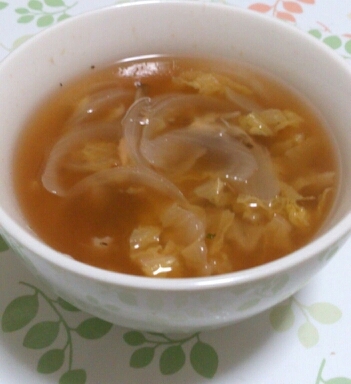 白菜・舞茸・玉ねぎのケチャップスープ