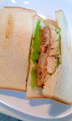 いわしフライのサンドイッチ