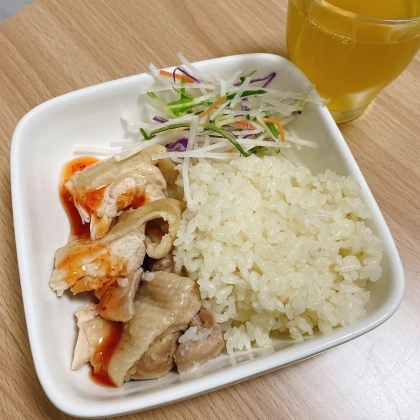 簡単に美味しくできました！
お肉も柔らかいです♪
スイートチリソースが家にあったのでそちらをかけてみましたがとても美味しくタイ感を味わうことができました！