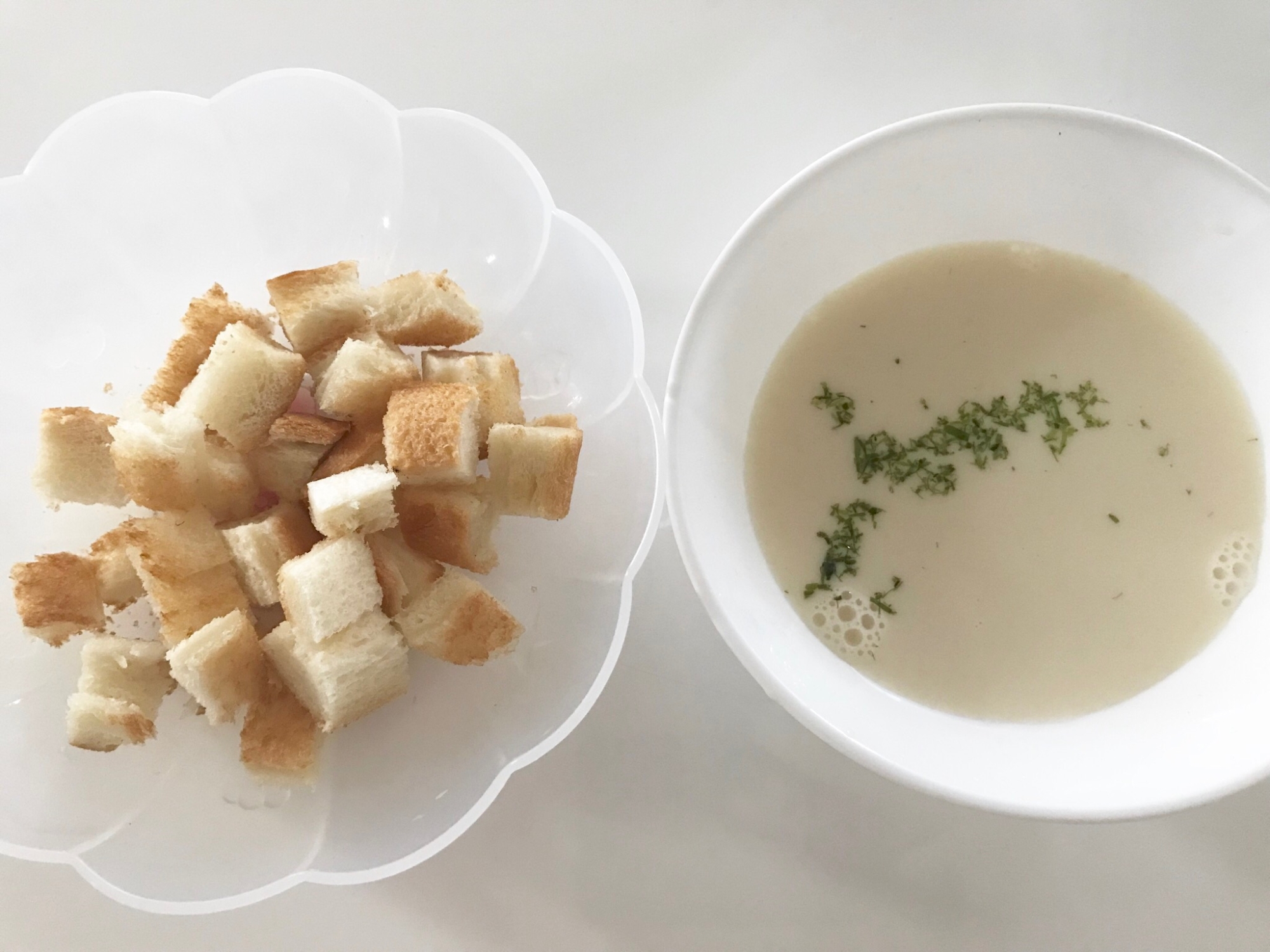 【離乳食】コンソメミルクとパン