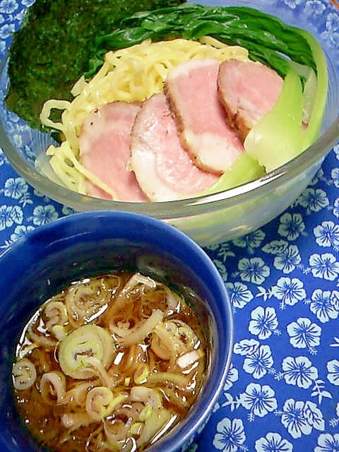 焦がしネギ入りめんつゆで つけ麺