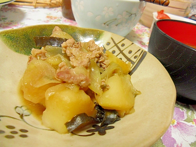 豚肉じゃが　昆布も一緒に