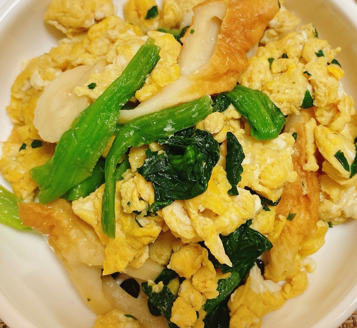 簡単★小松菜ちくわ卵で甘辛炒め