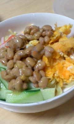 納豆とたまごのサラダ冷麺