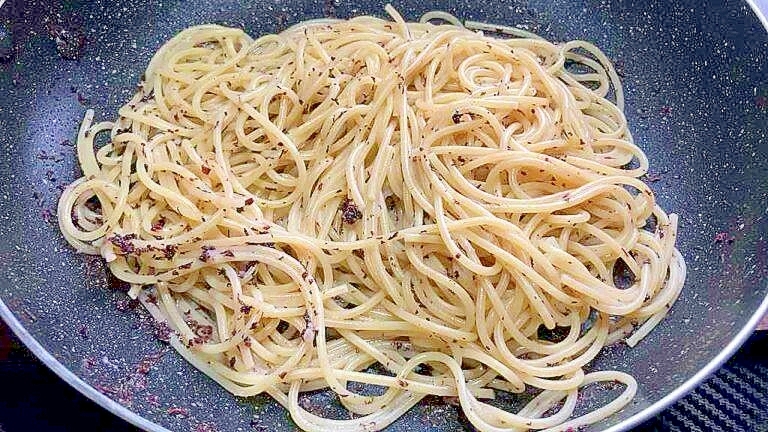 【素朴飯】パスタにふりかけ！『ゆかりパスタ』