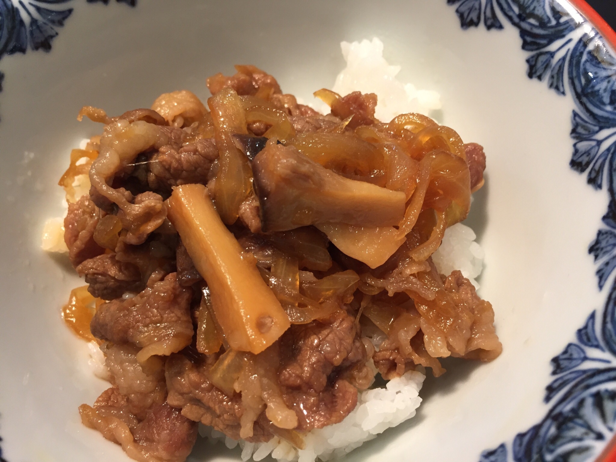 エリンギ入り牛丼。ちょい甘め。