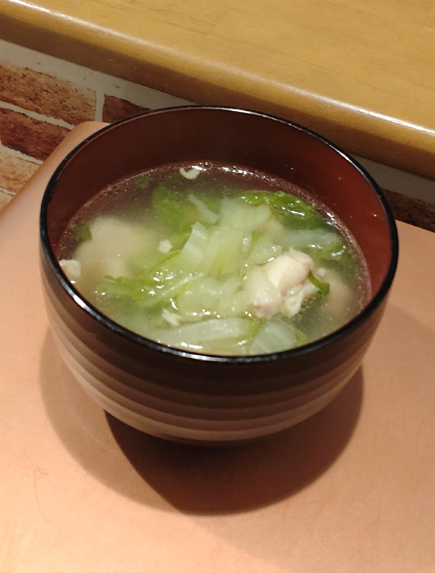 白菜と鶏肉の中華スープ