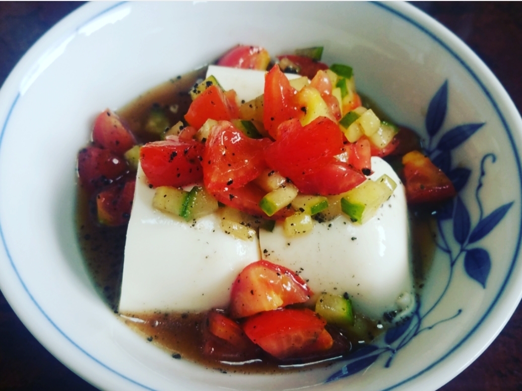 トマトときゅうりのめんつゆごま冷奴