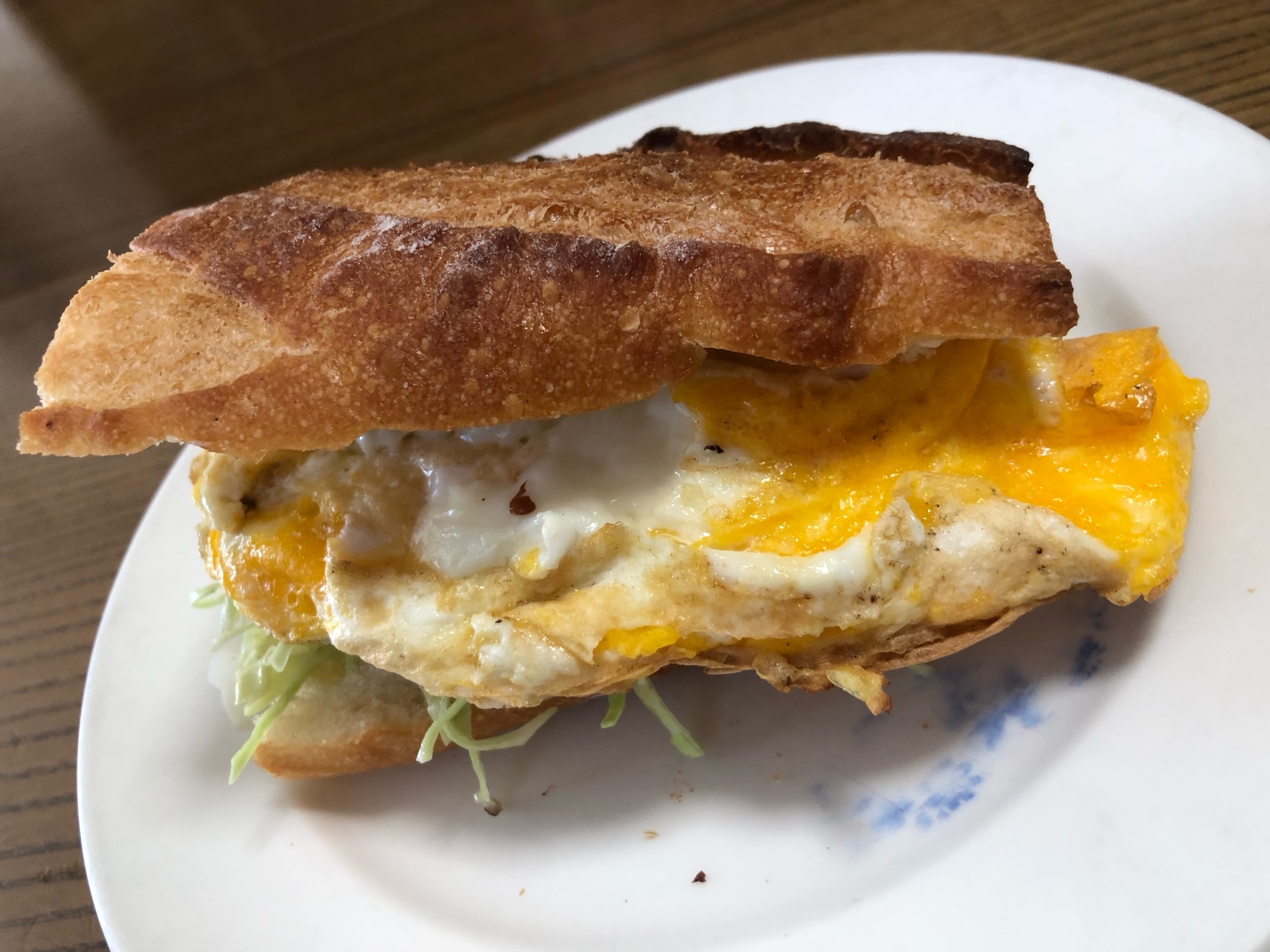 粒マスタードのキャベ玉バゲットサンド