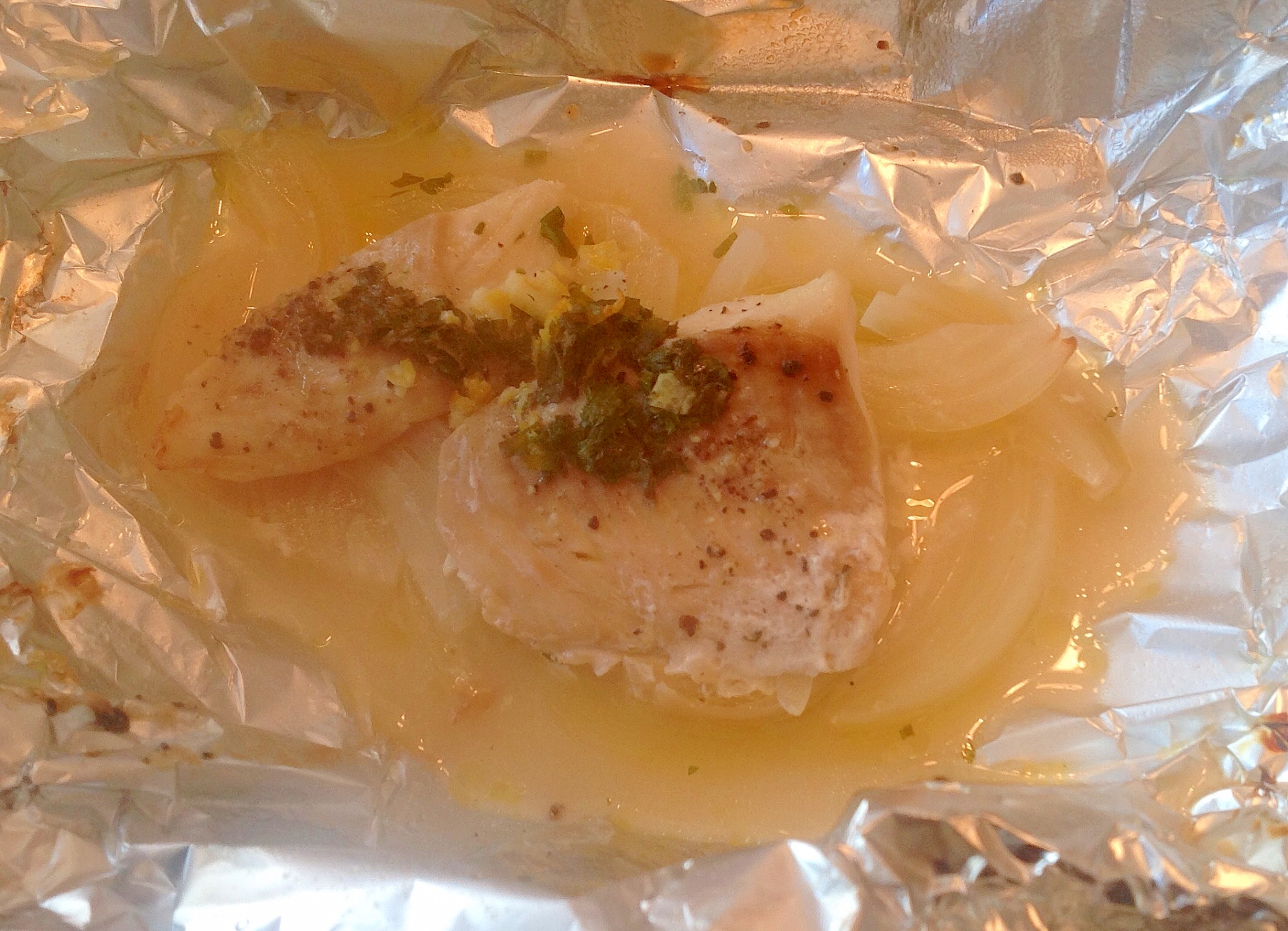 白身魚のレモンとハーブのホイル焼