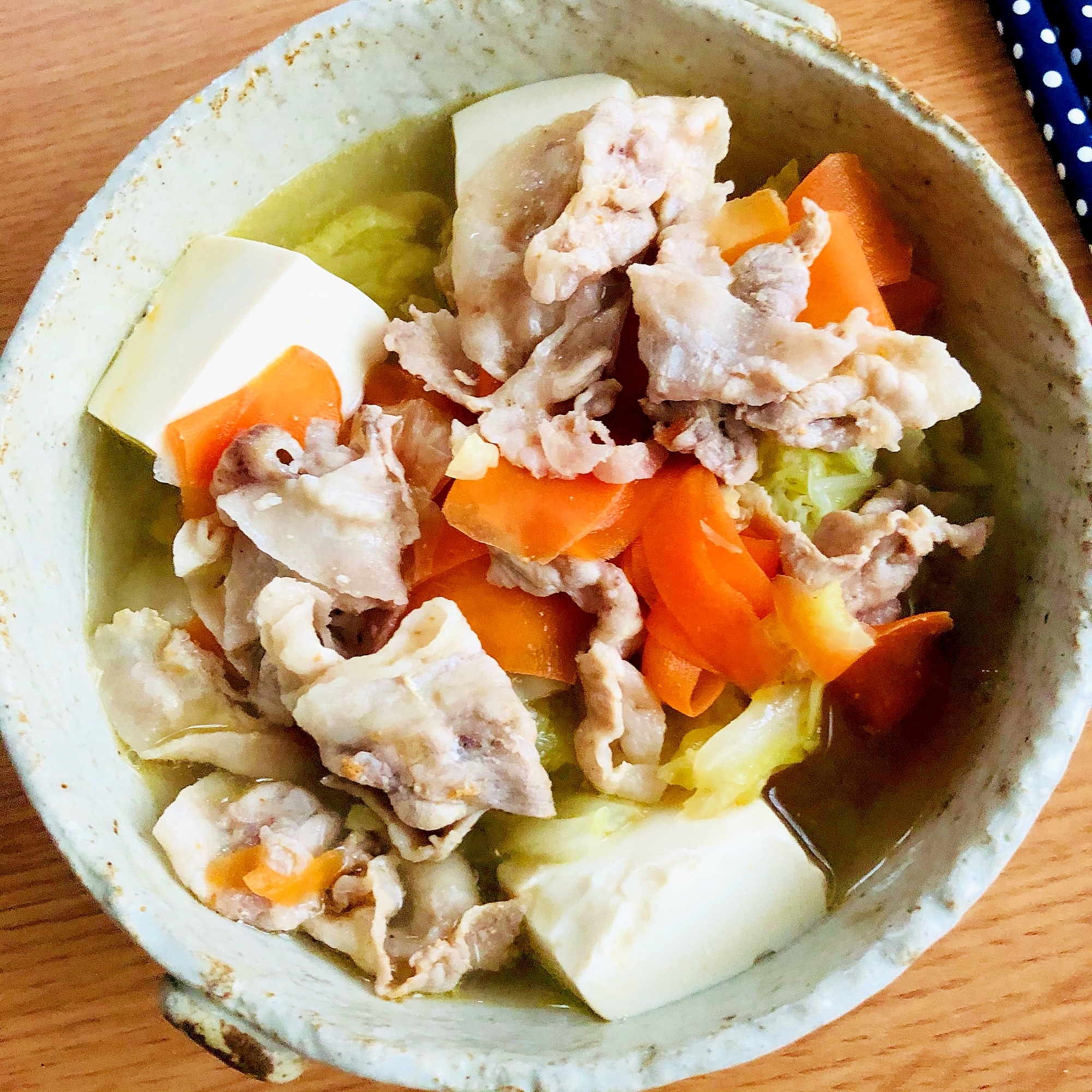 白菜と人参と豆腐と豚バラの蒸し煮