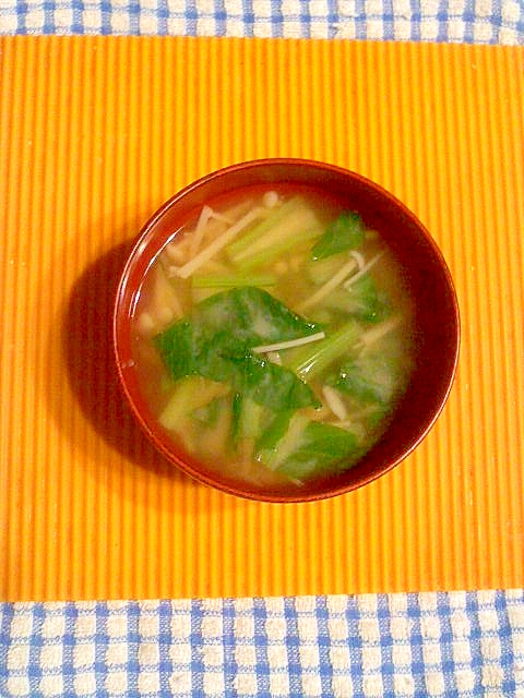 小松菜とエノキの味噌汁♪