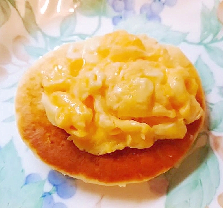 チーズスクランブルエッグパンケーキ