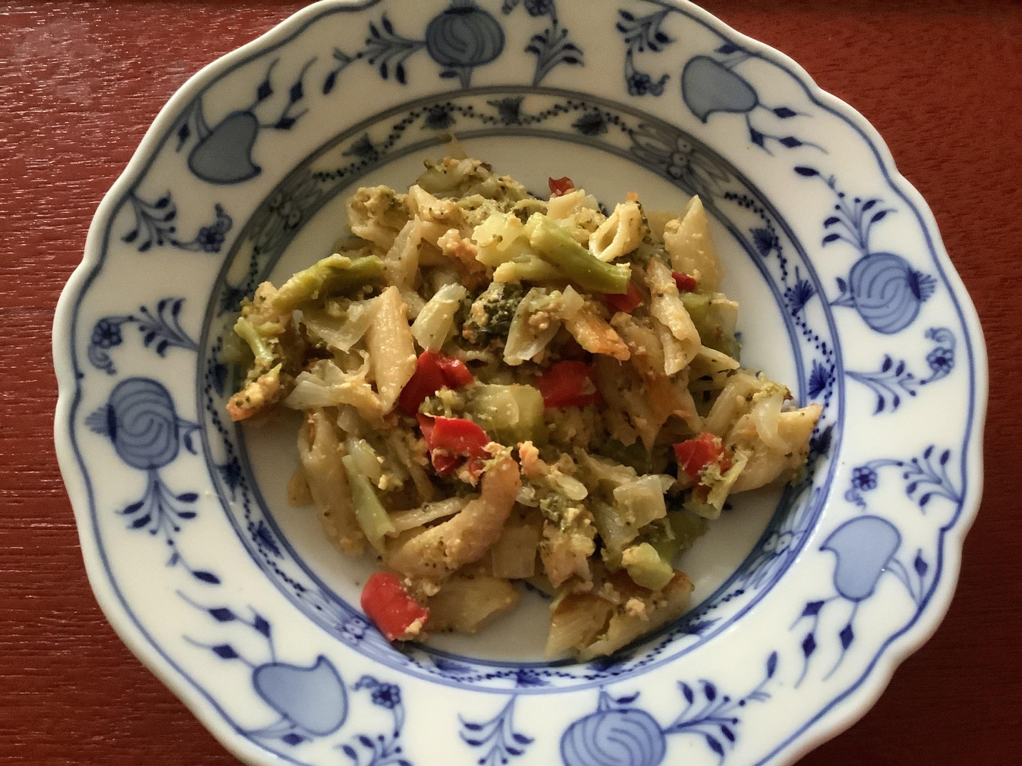 炊飯器で作る　エビと野菜たっぷりチーズパスタ