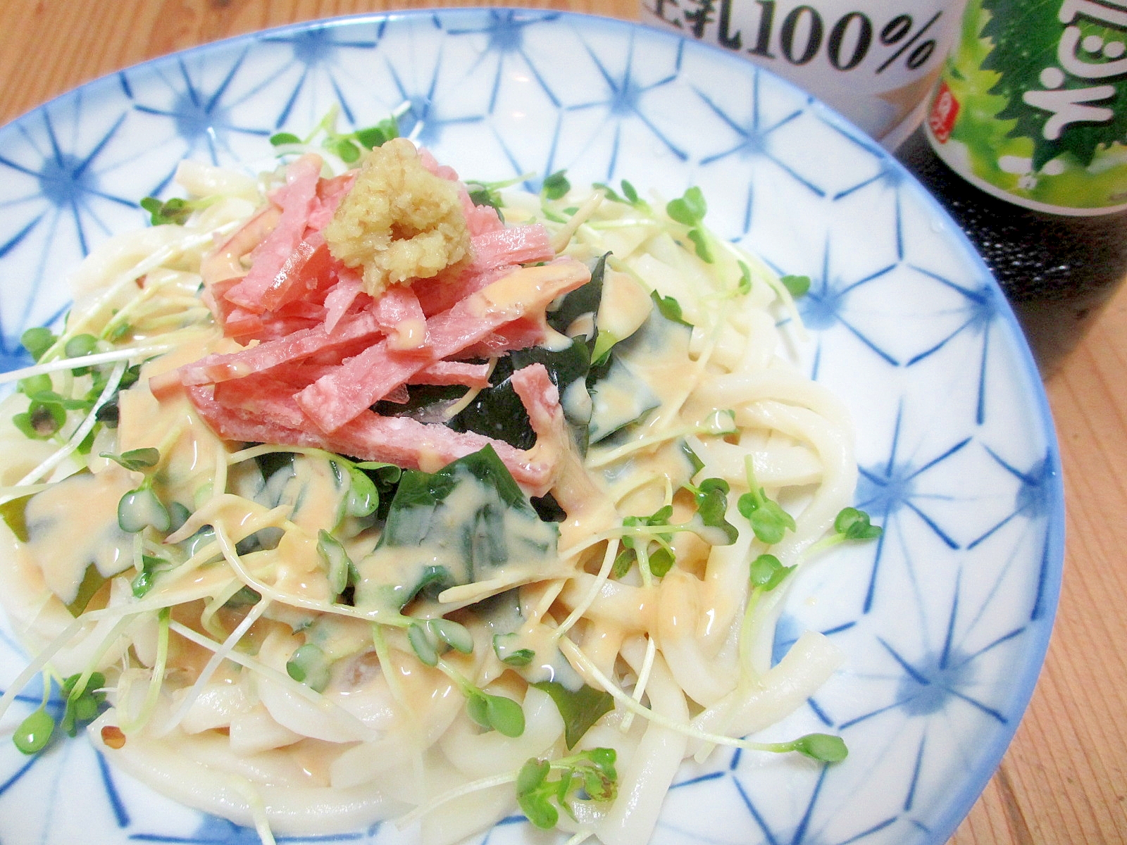 ヨーグルトつゆワカメとハムののっけうどん