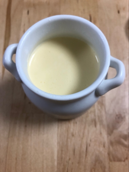 ハロウィンにも！生クリーム入りのなめらかプリン