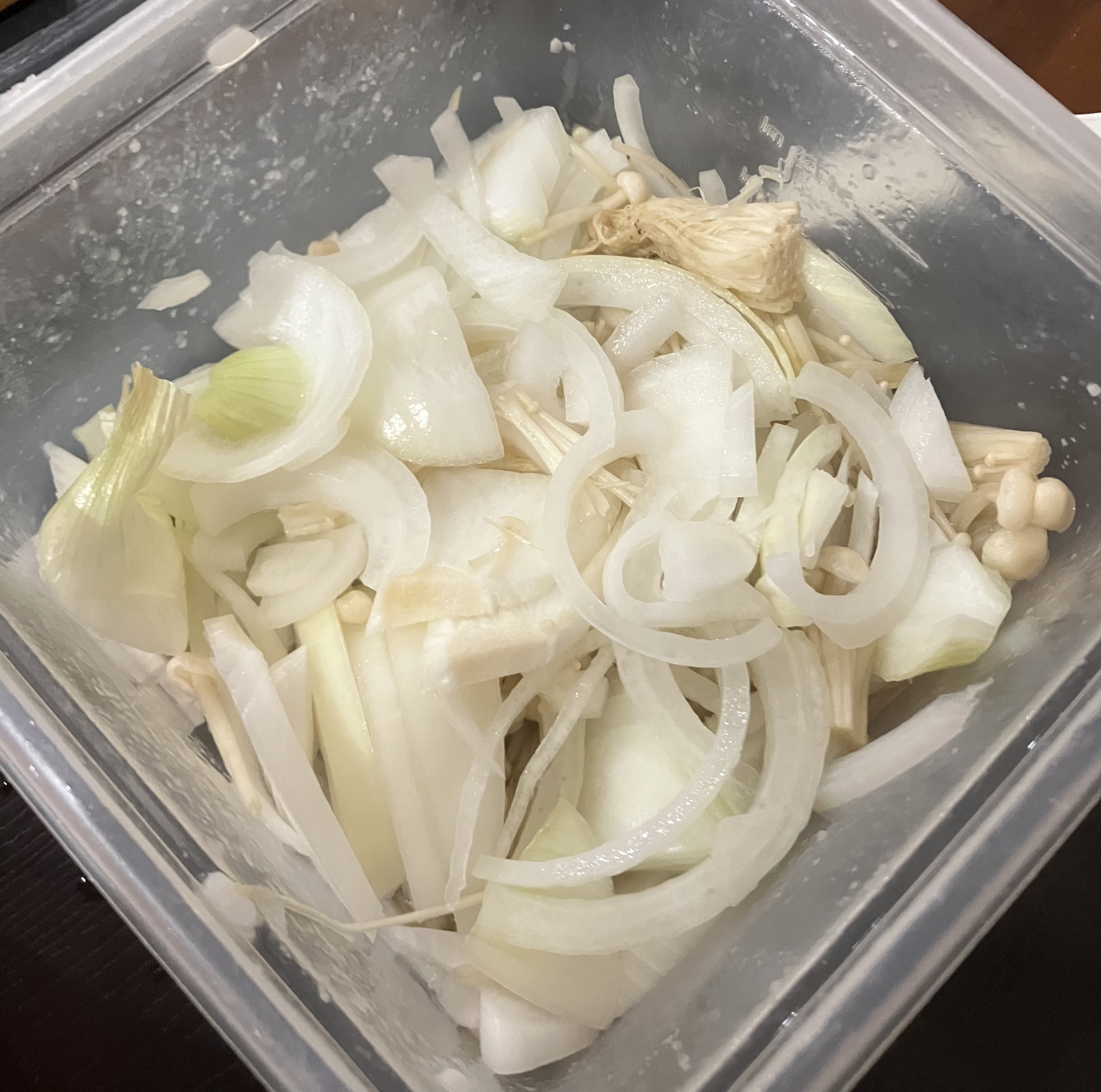 新玉ねぎとえのきの塩バターいため