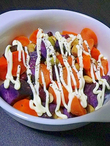 紫芋と豆のホットサラダ