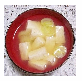 木綿豆腐とねぎの味噌汁