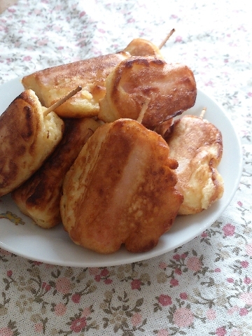 見た目が…ですが食べやすいかな？と思い爪楊枝を刺してみました(^O^)自分で作るとたくさん食べれるし出来立てでいいですね！