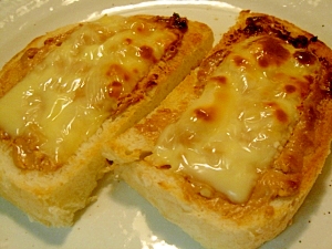 ピーナッツバター＆チーズトースト