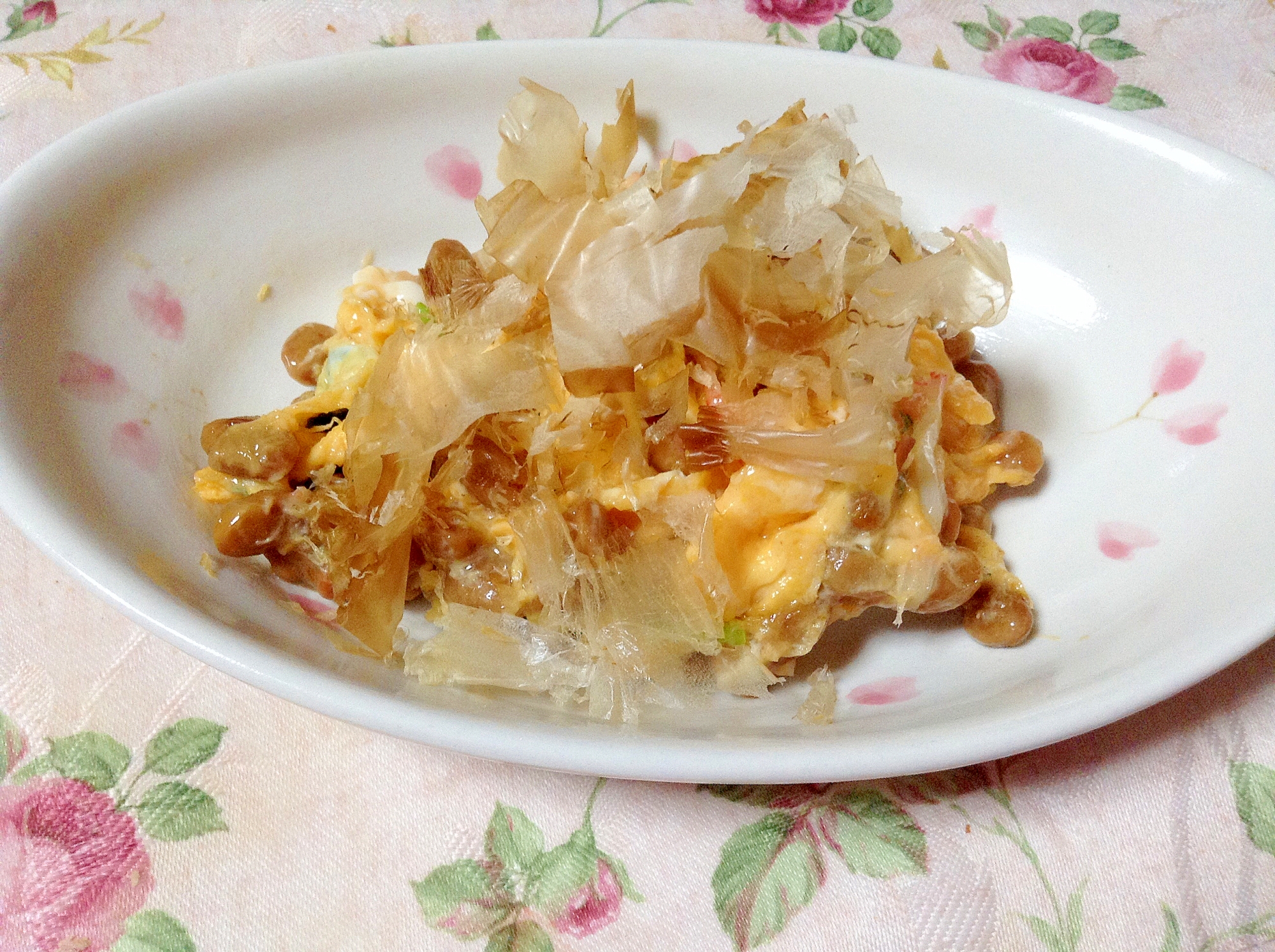 ふわふわ❤︎納豆とカニカマと三つ葉の卵焼き