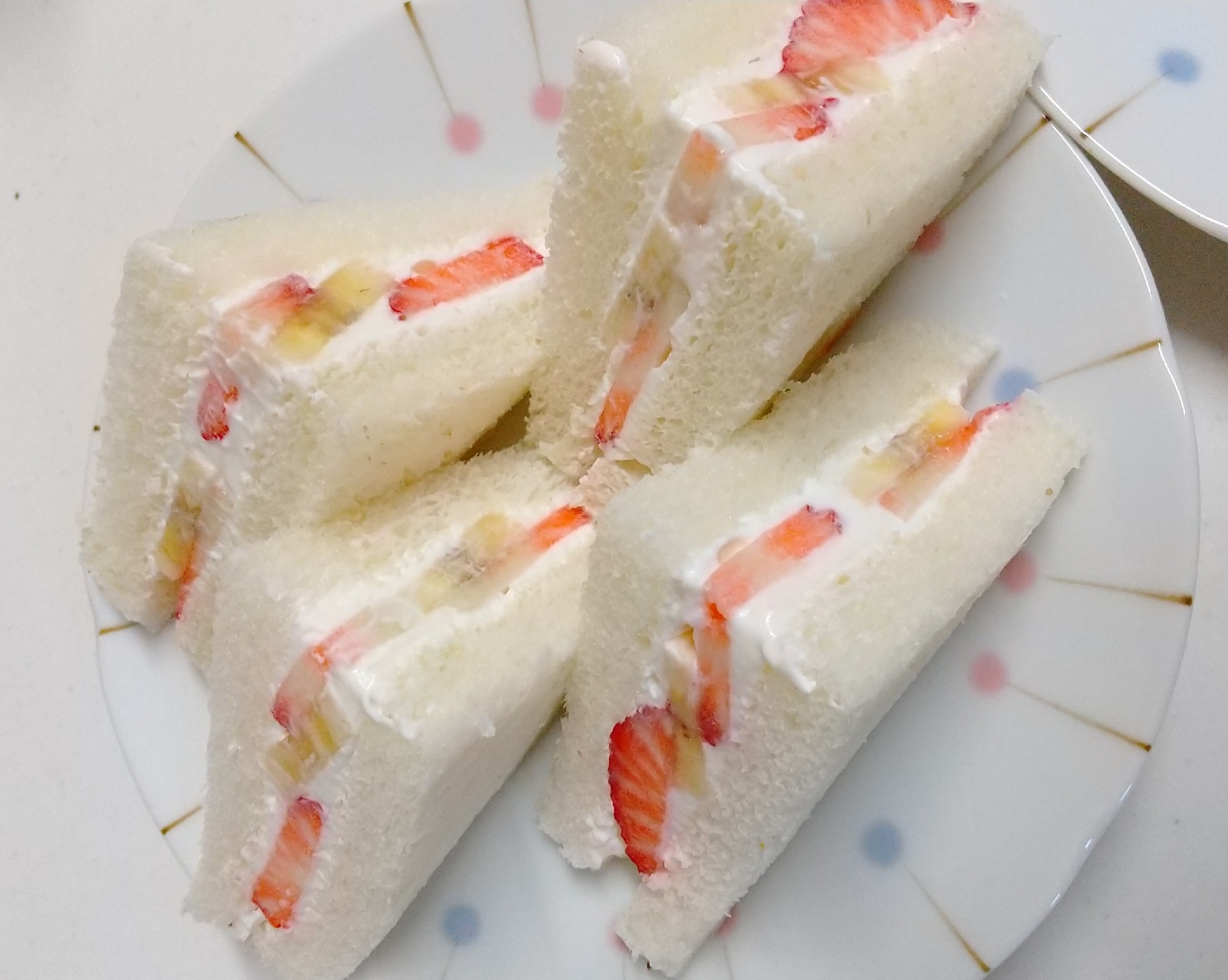いちごとバナナのヨーグルトフルーツサンド