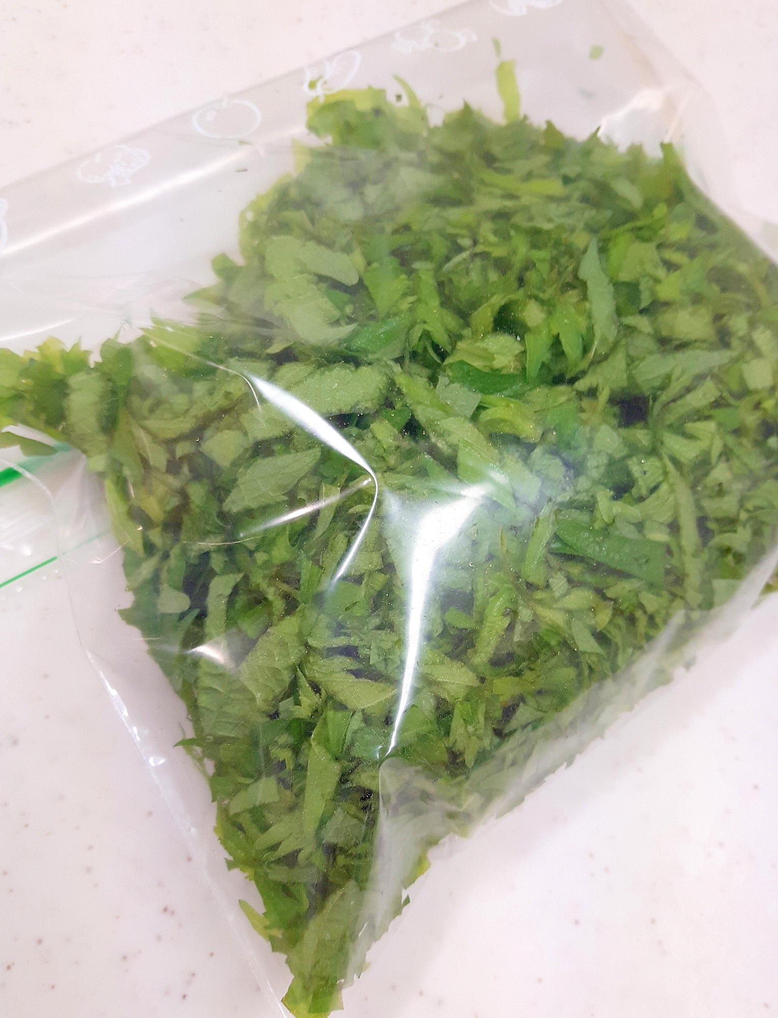 意外と試してない 紫蘇の冷凍保存 レシピ 作り方 By 風 花 楽天レシピ